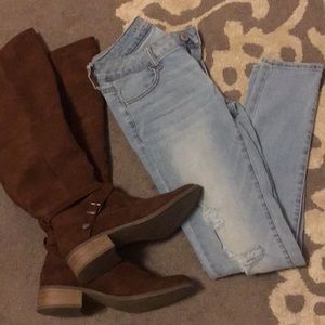 American Eagle 🦅 slightly destroyed light wash